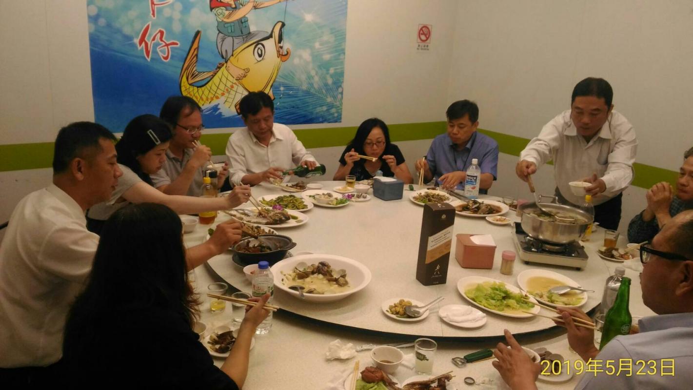 108 年5月23日 總經理與台南公司同仁  年〝中〞聚餐