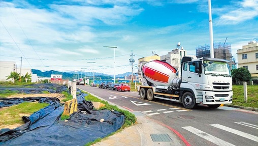 房價難跌 營建業九年最熱